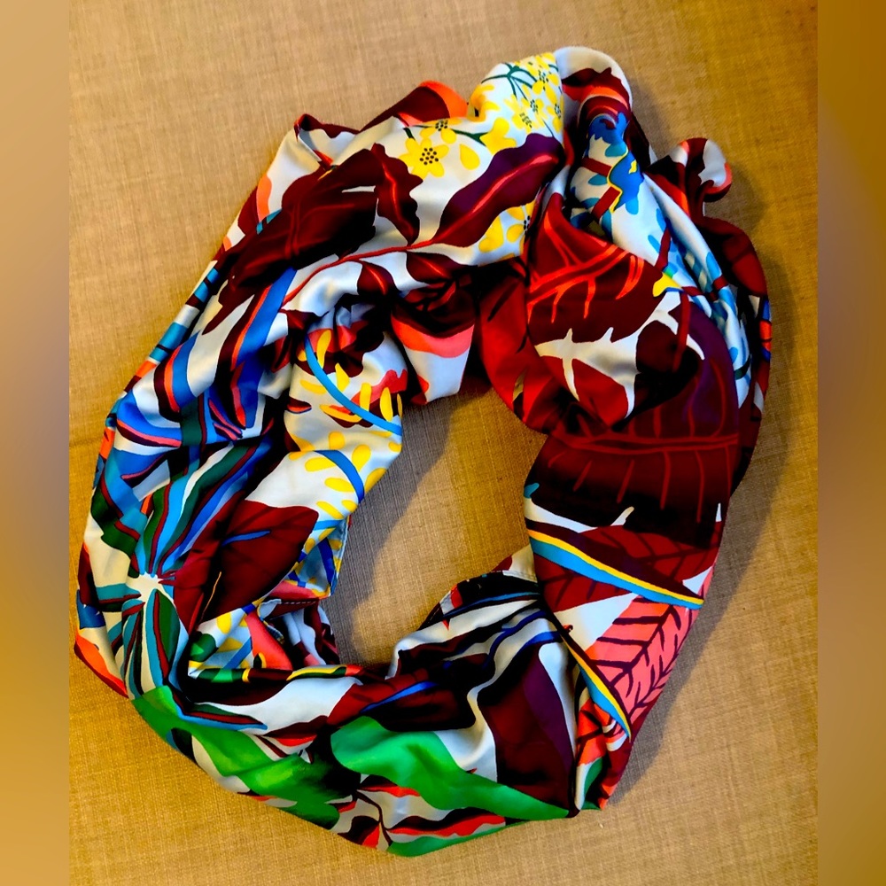 Bimba y lola scarf. Square shaped 47x47